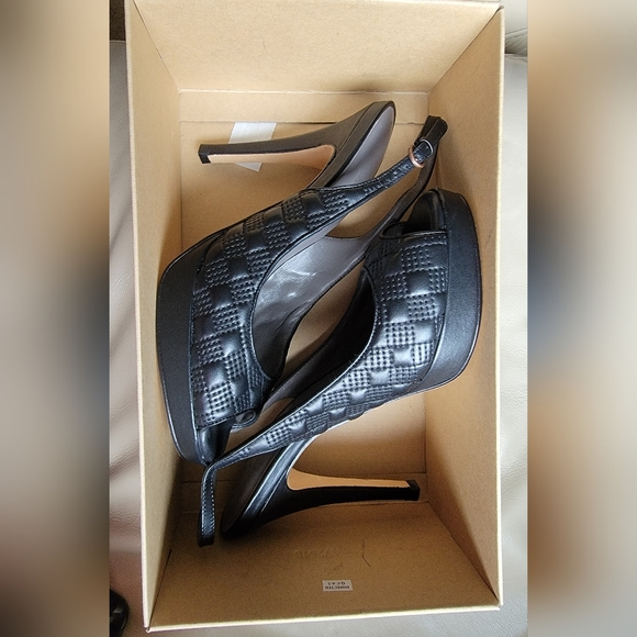 Cole Haan Heels Size 7B NWOT - Picture 7 of 7